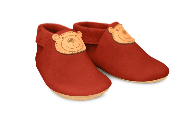 Krabbelschuhe Bär in Rosty, Paar schräg von vorn