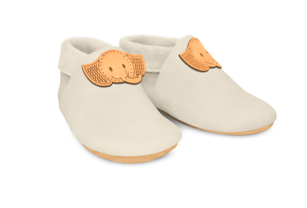Krabbelschuhe Elefant in Tara, Paar schräg von vorn