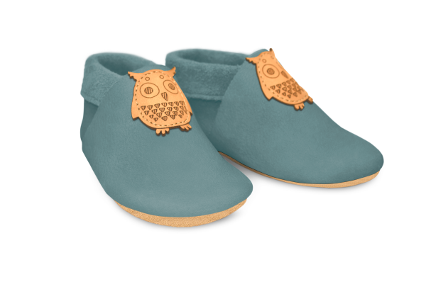 Krabbelschuhe Eule in Palma, Paar schräg von vorn