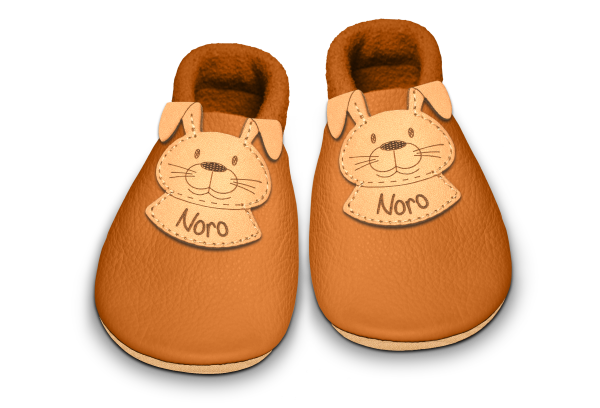 Krabbelschuhe Hase mit Namen in Nugat, Paar von oben