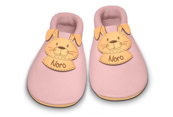Krabbelschuhe Hase mit Namen in Rosa, Paar von oben