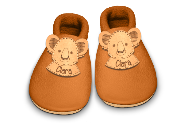 Krabbelschuhe Koala mit Namen in Nugat, Paar von oben