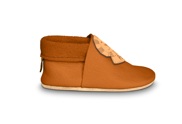 Krabbelschuhe Löwe mit Namen in Nugat, Seitenansicht