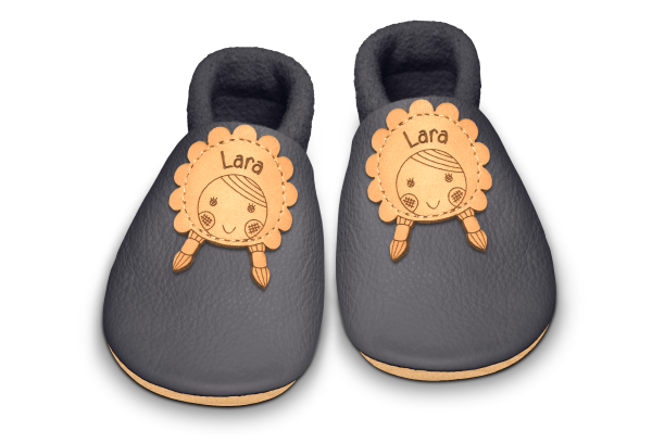 Krabbelschuhe Mädchen mit Namen in Mausgrau, Paar von oben