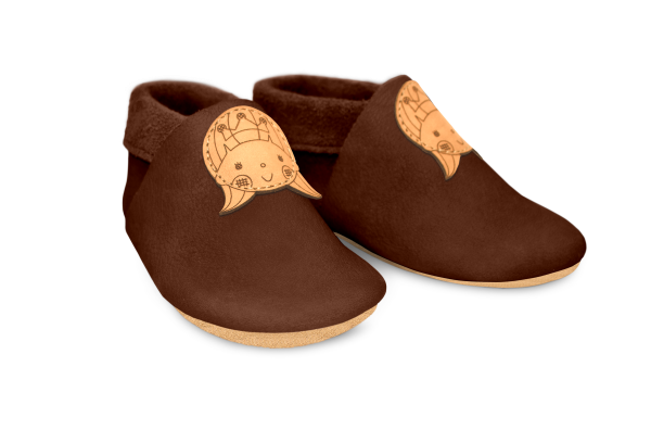 Krabbelschuhe Prinzessin in Brownie, Paar schräg von vorn