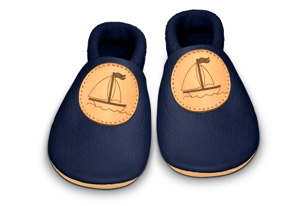 Krabbelschuhe Segelschiff in Ocean, Paar von oben
