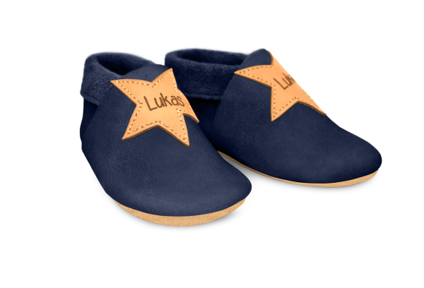 Krabbelschuhe Stern mit Namen in Ocean, Paar schräg von vorn