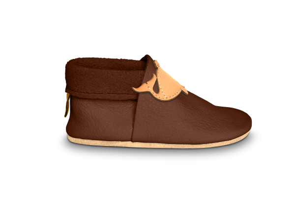 Krabbelschuhe Wal mit Namen in Brownie, Seitenansicht